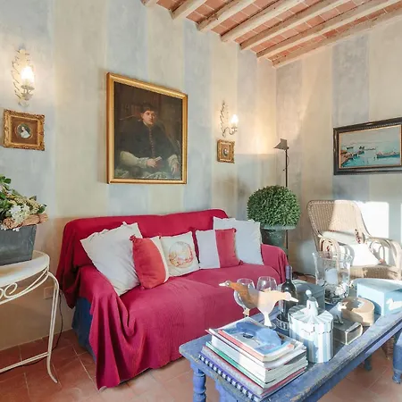 Villa Label, When Creativity Meets Style In Endless Romanticism Carignano (Tuscany)