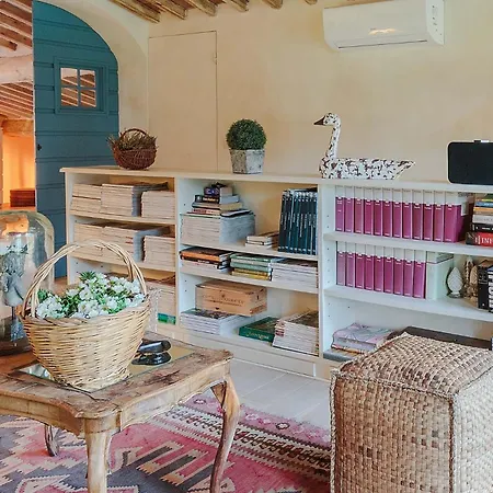 Label, When Creativity Meets Style In Endless Romanticism * Corsanico-Bargecchia