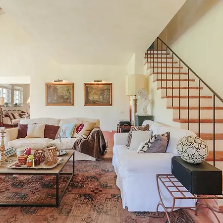 Label, When Creativity Meets Style In Endless Romanticism Corsanico-Bargecchia