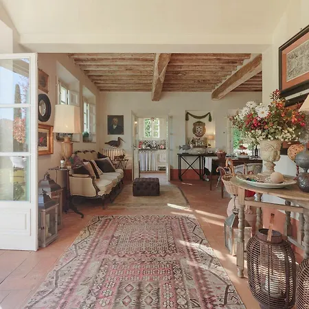 Label, When Creativity Meets Style In Endless Romanticism Villa